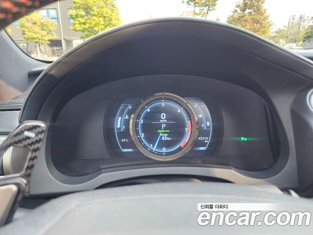 Lexus IS 2014 — photo 19