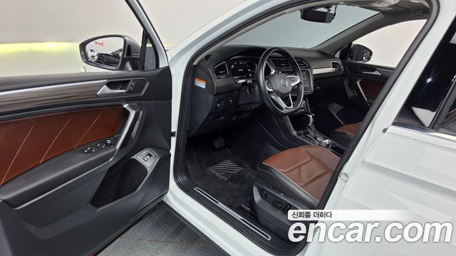 Volkswagen Tiguan 2022 — photo 13