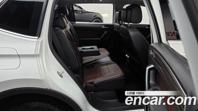 Volkswagen Tiguan 2022 — photo 17