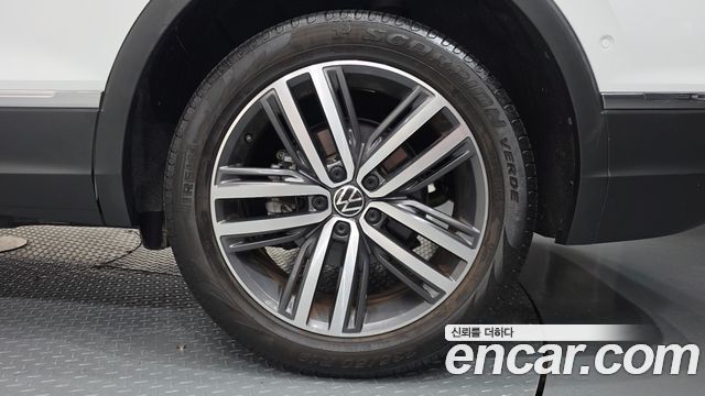 Volkswagen Tiguan 2022 — photo 7