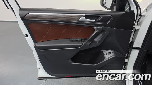 Volkswagen Tiguan 2022 — photo 14