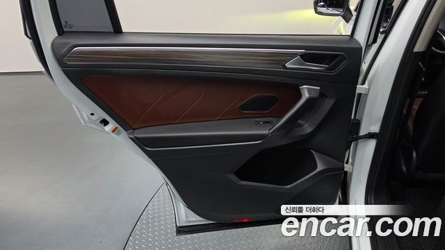 Volkswagen Tiguan 2022 — photo 15