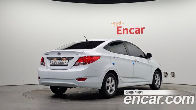 Hyundai Accent 2015 — photo 2
