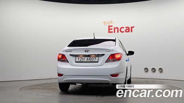 Hyundai Accent 2015 — photo 4