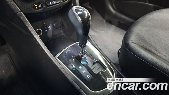 Hyundai Accent 2015 — photo 12