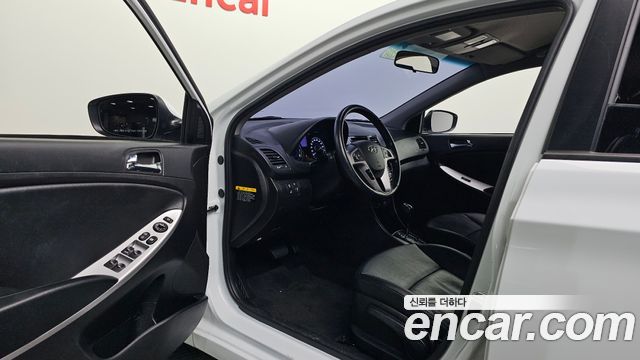 Hyundai Accent 2015 — photo 13