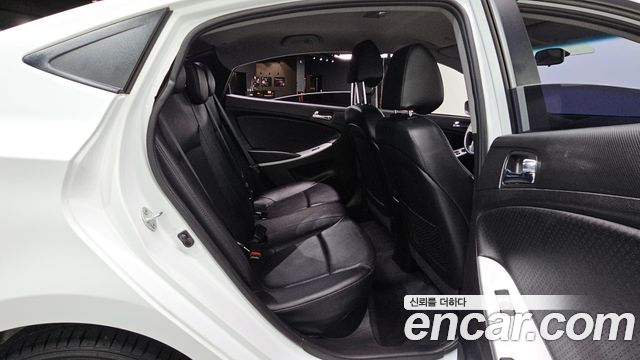 Hyundai Accent 2015 — photo 18