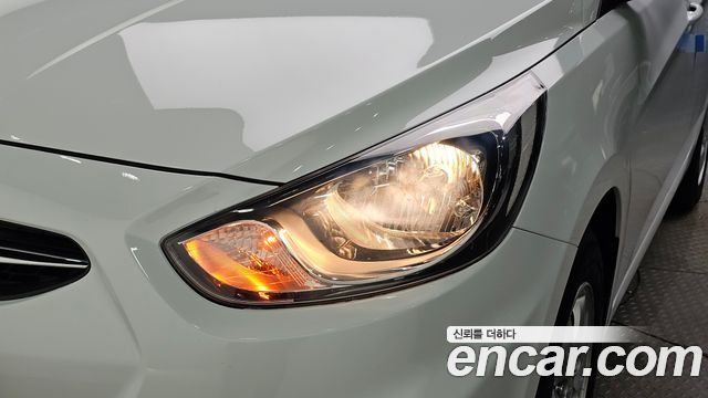 Hyundai Accent 2015 — photo 8