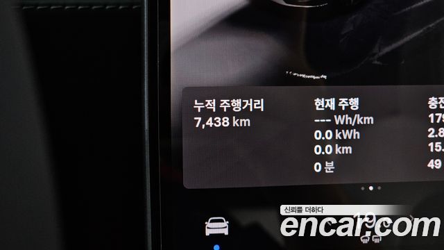 Tesla Model Y 2025 — photo 11