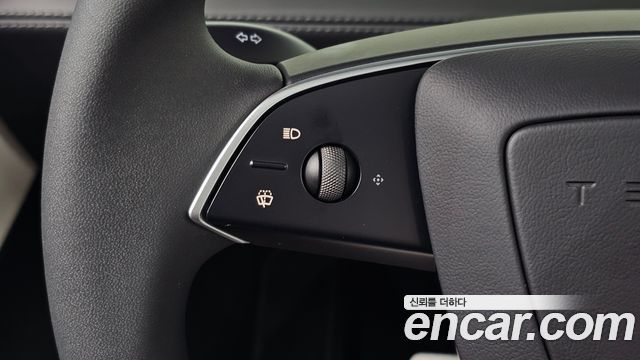 Tesla Model Y 2025 — photo 20