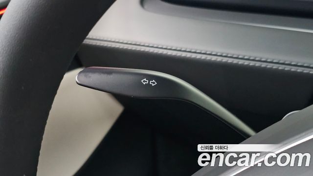 Tesla Model Y 2025 — photo 22