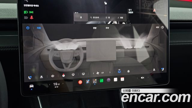 Tesla Model Y 2025 — photo 25