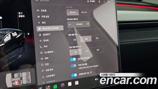Tesla Model Y 2025 — photo 29