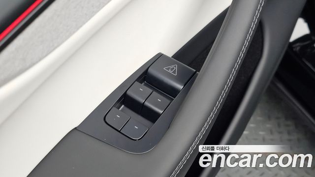 Tesla Model Y 2025 — photo 34