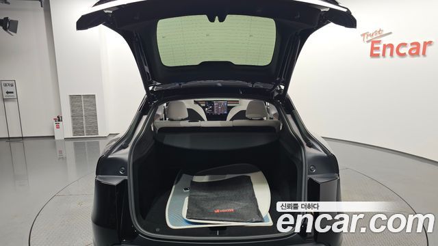 Tesla Model Y 2025 — photo 37