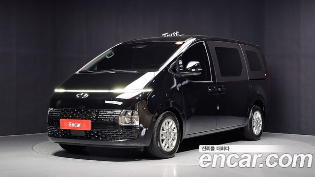 Hyundai Staria 2022 — photo 1