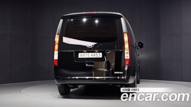 Hyundai Staria 2022 — photo 4
