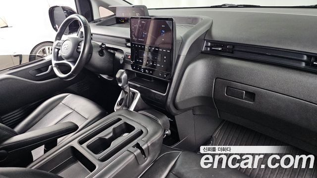 Hyundai Staria 2022 — photo 10