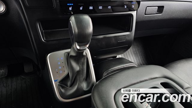 Hyundai Staria 2022 — photo 12