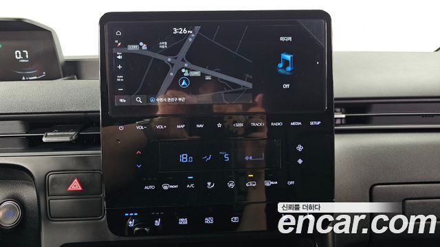 Hyundai Staria 2022 — photo 22