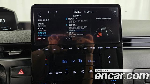 Hyundai Staria 2022 — photo 24