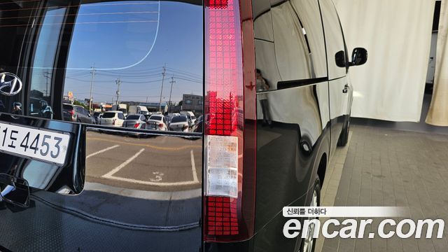Hyundai Staria 2022 — photo 9