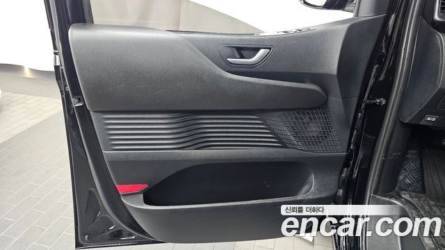 Hyundai Staria 2022 — photo 14