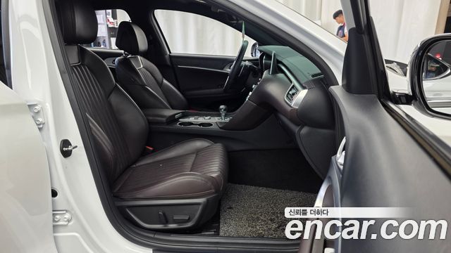 Genesis G70 2021 — photo 17