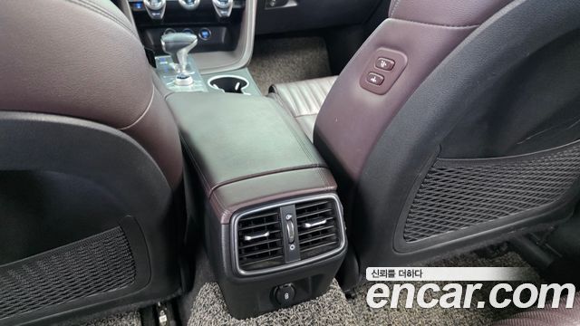 Genesis G70 2021 — photo 30