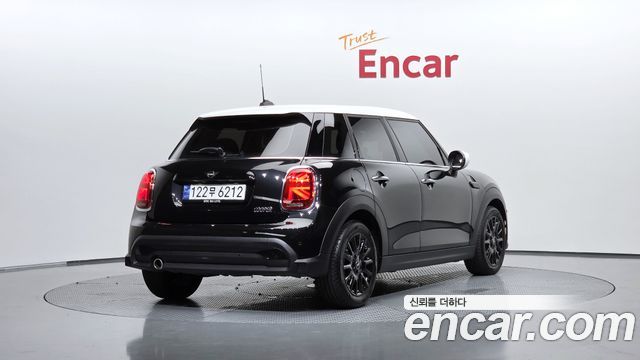 Mini Cooper 2024 — photo 2