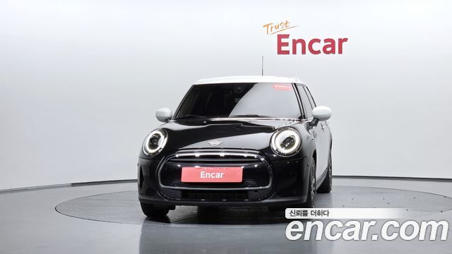 Mini Cooper 2024 — photo 3