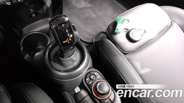 Mini Cooper 2024 — photo 12