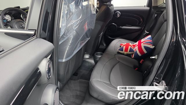 Mini Cooper 2024 — photo 18