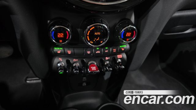 Mini Cooper 2024 — photo 23