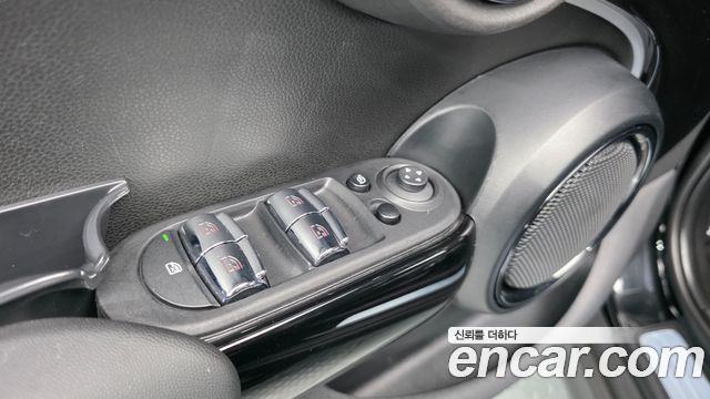 Mini Cooper 2024 — photo 27