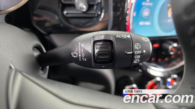 Mini Cooper 2024 — photo 29