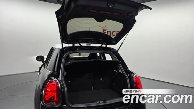 Mini Cooper 2024 — photo 32
