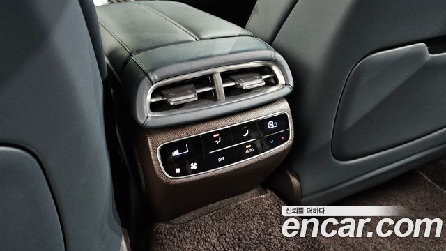 Genesis G80 2021 — photo 36