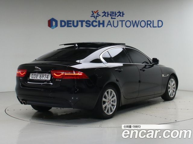 Jaguar XE 2018 — photo 3