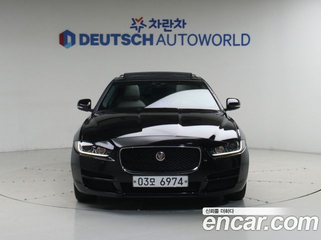 Jaguar XE 2018 — photo 4