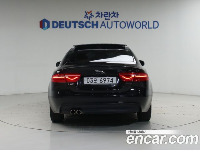 Jaguar XE 2018 — photo 5