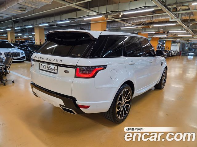 Land Rover Range Rover Sport 2018 — photo 2