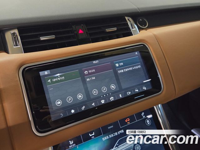 Land Rover Range Rover Sport 2018 — photo 11