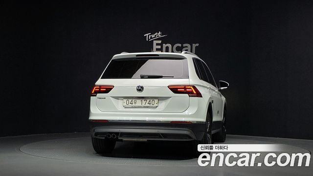 Volkswagen Tiguan 2018 — photo 4