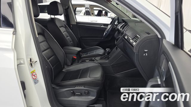 Volkswagen Tiguan 2018 — photo 11