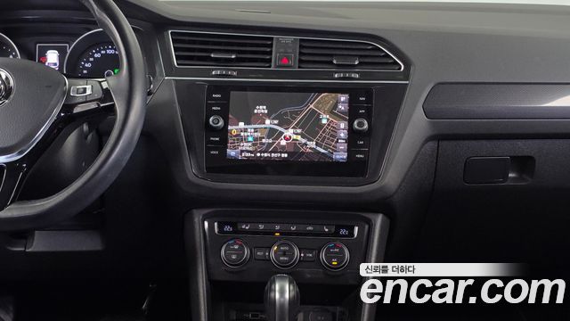 Volkswagen Tiguan 2018 — photo 14