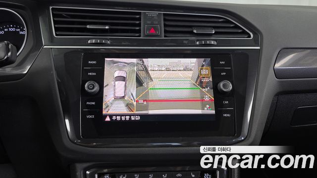 Volkswagen Tiguan 2018 — photo 15