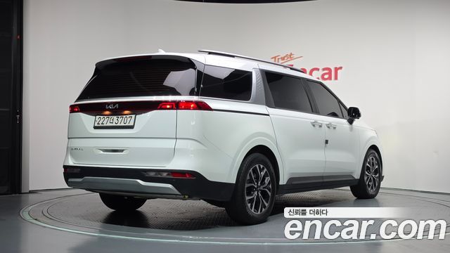 Kia Canival 2022 — photo 2