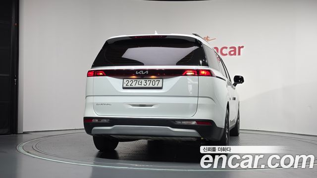 Kia Canival 2022 — photo 4