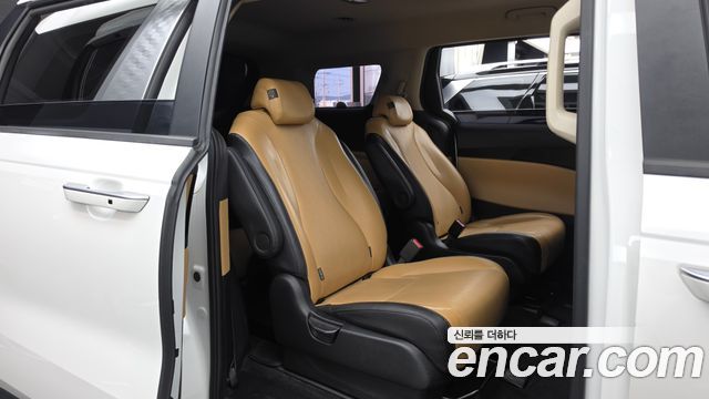 Kia Canival 2022 — photo 18